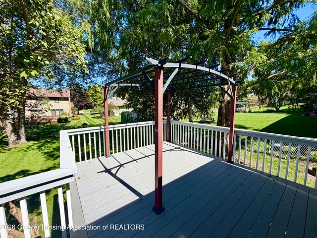 5004 Plum Hollow Drive, Lansing, MI 48917