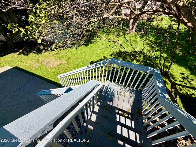 5004 Plum Hollow Drive, Lansing, MI 48917