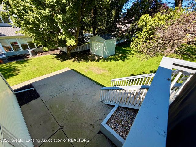 5004 Plum Hollow Drive, Lansing, MI 48917