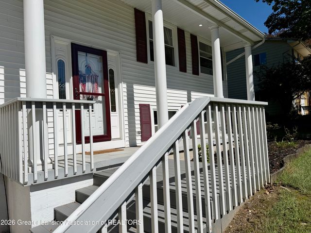5004 Plum Hollow Drive, Lansing, MI 48917