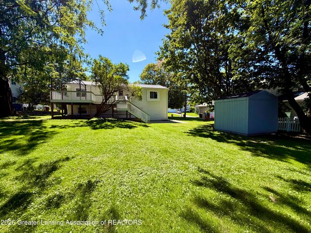 5004 Plum Hollow Drive, Lansing, MI 48917