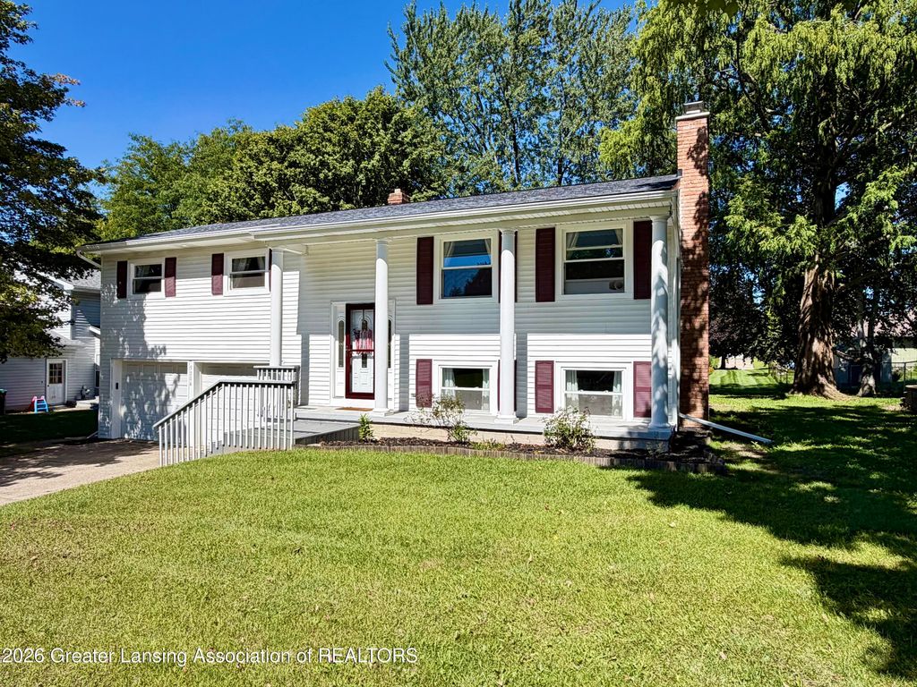 5004 Plum Hollow Drive, Lansing, MI 48917