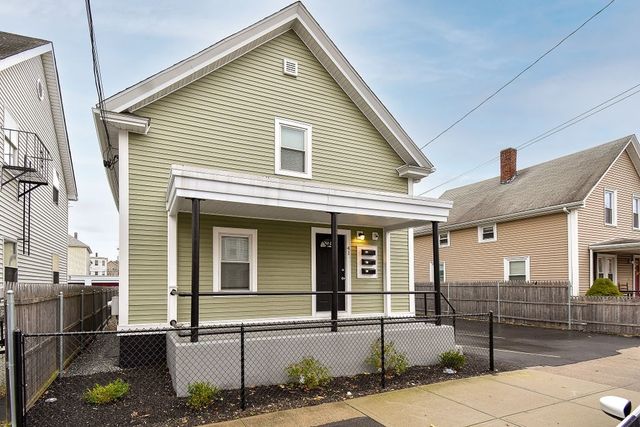 41 Benefit St 2, Pawtucket, RI 02861