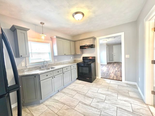 41 Benefit St 2, Pawtucket, RI 02861