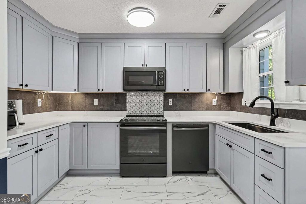 130 Hemlock Drive, Newnan, GA 30263 — photo 4