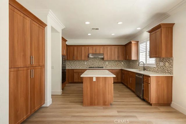 5840 Redhaven St, Eastvale, CA 92880