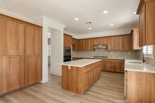 5840 Redhaven St, Eastvale, CA 92880