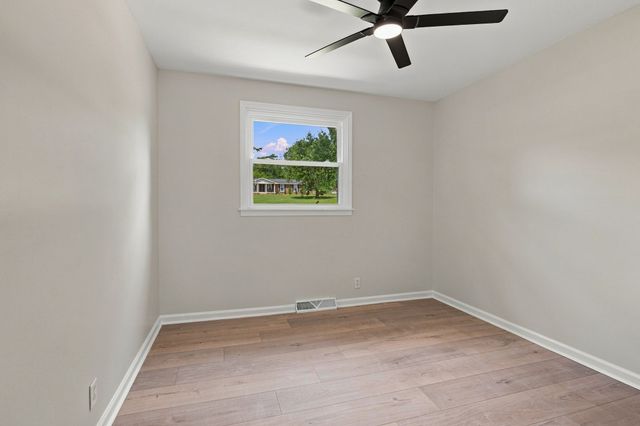 215 Tyne Bay Dr, Hendersonville, TN 37075