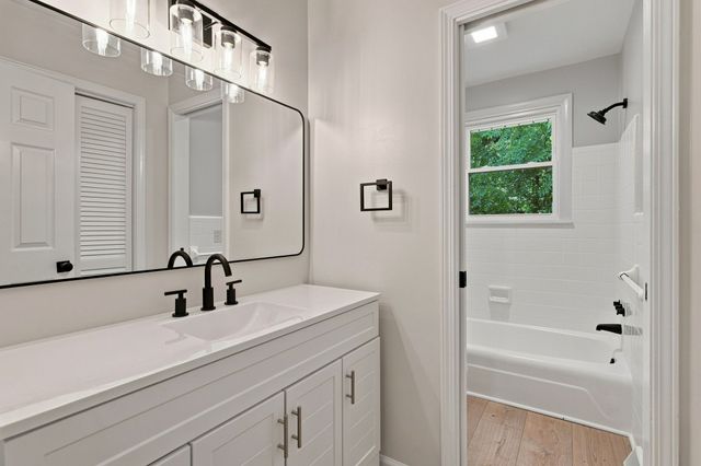 215 Tyne Bay Dr, Hendersonville, TN 37075