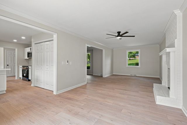 215 Tyne Bay Dr, Hendersonville, TN 37075