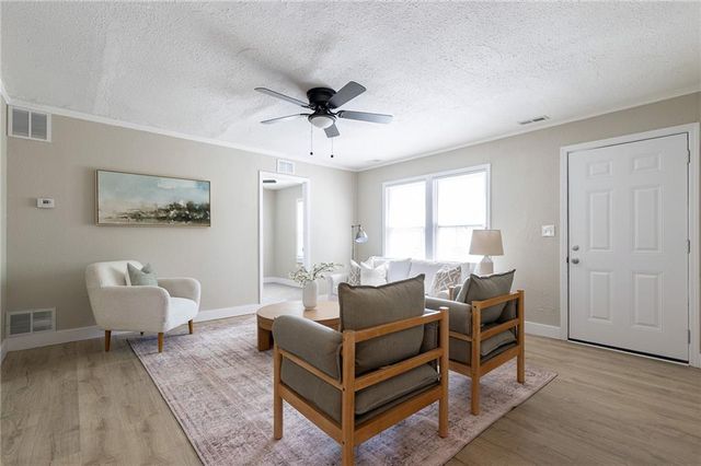 5819 Ridgeway Avenue, Kansas City, MO 64133