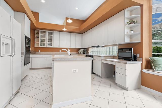 4374 MIRABELLA CIRCLE, Bradenton, FL 34210