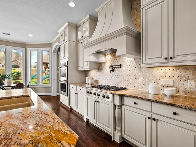 2206 Bailey Bend Lane, Friendswood, TX 77546