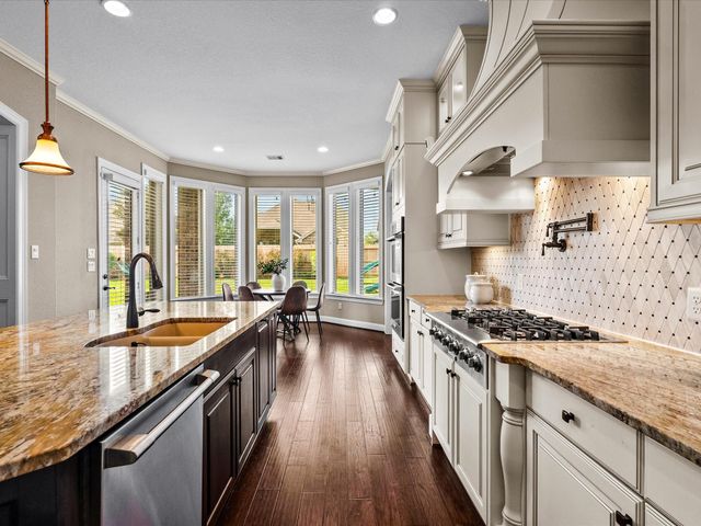 2206 Bailey Bend Lane, Friendswood, TX 77546