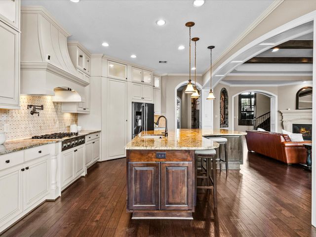 2206 Bailey Bend Lane, Friendswood, TX 77546