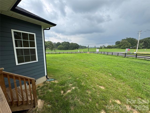 140 Swan Park Lane 16, Statesville, NC 28625
