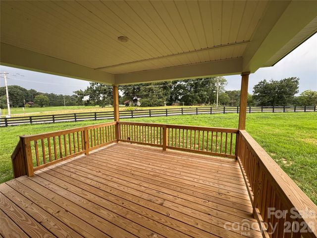 140 Swan Park Lane 16, Statesville, NC 28625