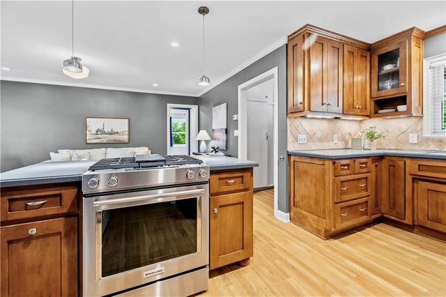 7117 Cedar Street, Prairie Village, KS 66208