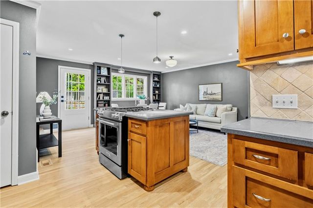 7117 Cedar Street, Prairie Village, KS 66208