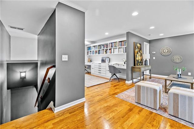 7117 Cedar Street, Prairie Village, KS 66208
