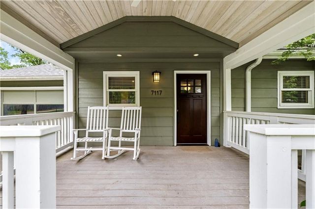 7117 Cedar Street, Prairie Village, KS 66208