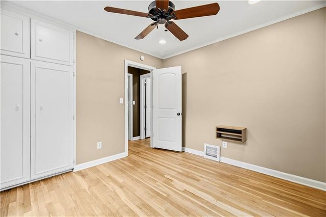 7117 Cedar Street, Prairie Village, KS 66208