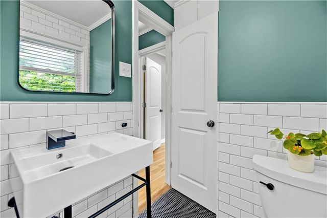 7117 Cedar Street, Prairie Village, KS 66208