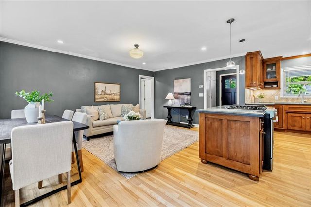 7117 Cedar Street, Prairie Village, KS 66208