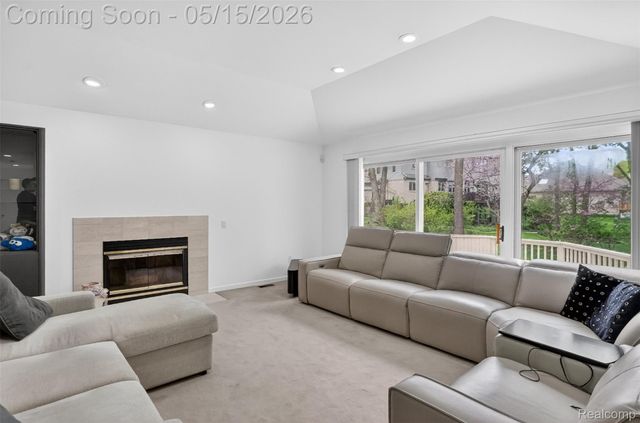 28959 Augusta, Farmington Hills, MI 48331