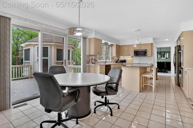 28959 Augusta, Farmington Hills, MI 48331