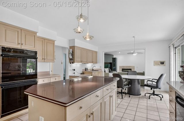 28959 Augusta, Farmington Hills, MI 48331