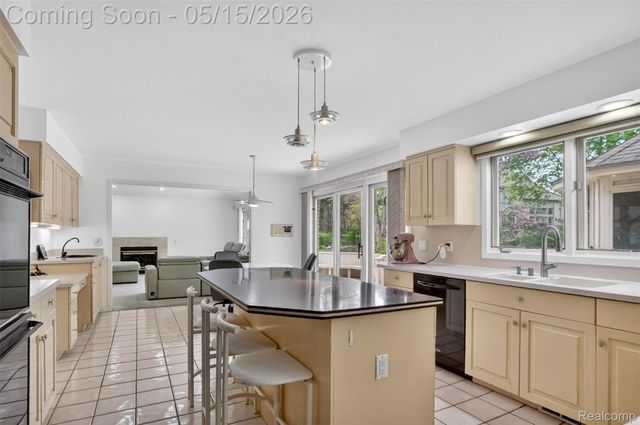28959 Augusta, Farmington Hills, MI 48331