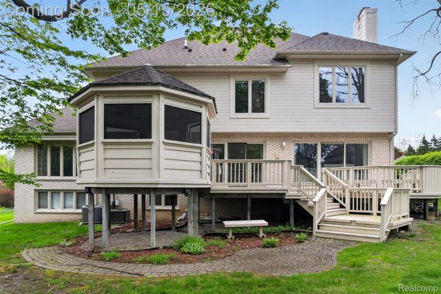 28959 Augusta, Farmington Hills, MI 48331