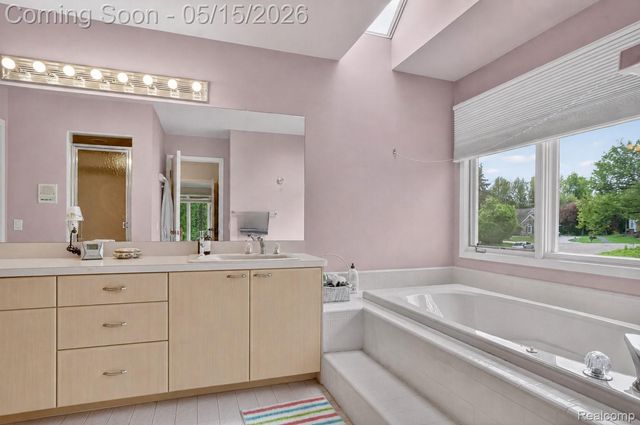 28959 Augusta, Farmington Hills, MI 48331