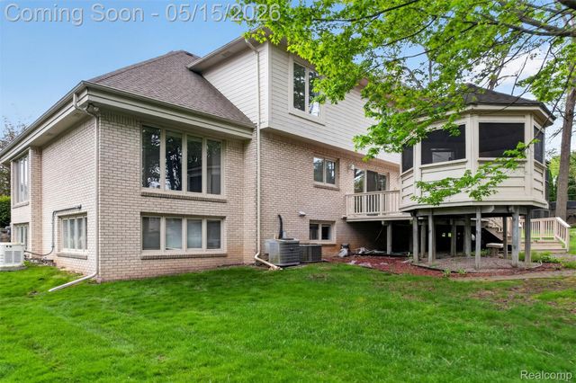 28959 Augusta, Farmington Hills, MI 48331