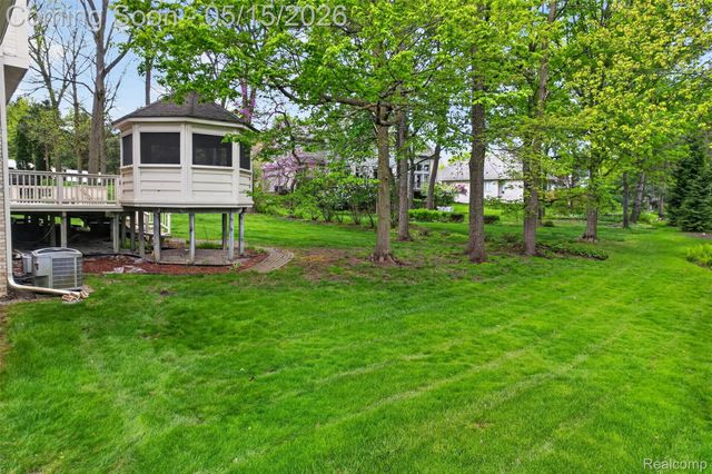 28959 Augusta, Farmington Hills, MI 48331