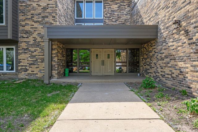 450 Ford Road 319, Saint Louis Park, MN 55426