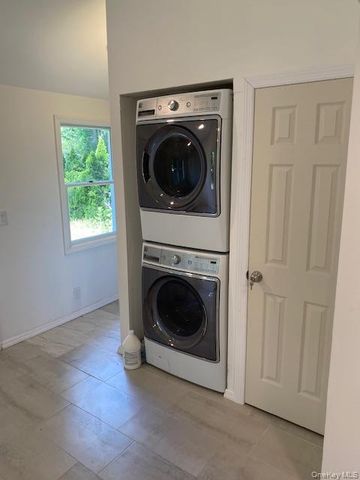 57 N Washington Avenue, Centereach, NY 11720