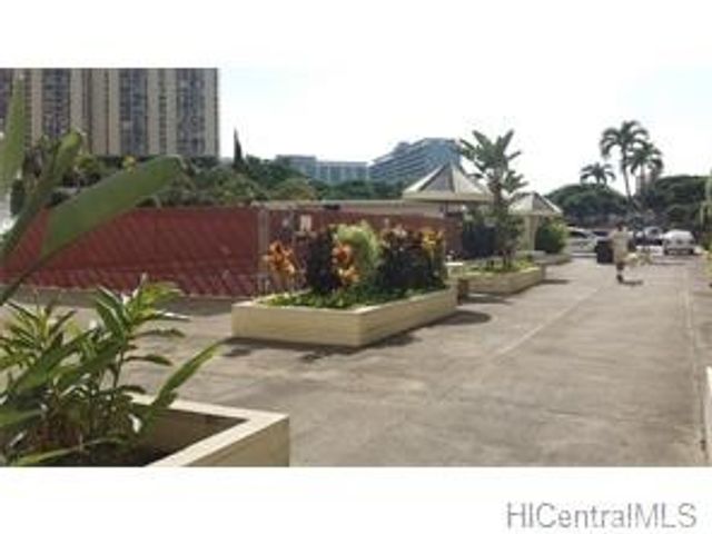 5122 Likini Street 505, Honolulu, HI 96818