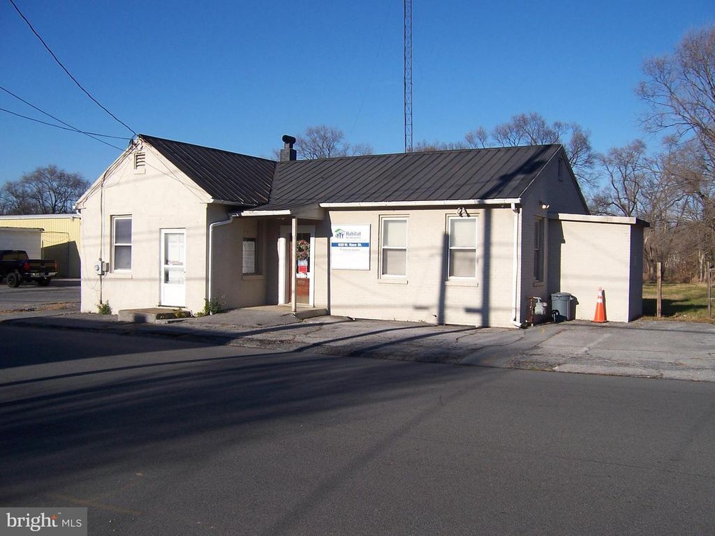 630 W RACE ST, Martinsburg, WV 25401
