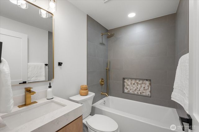 14076 117th Avenue NE, Kirkland, WA 98034