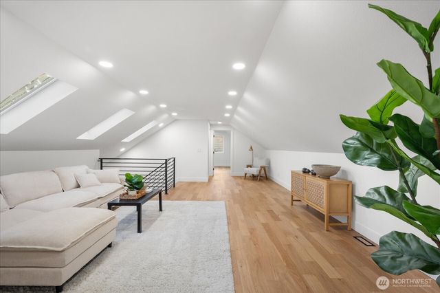 14076 117th Avenue NE, Kirkland, WA 98034