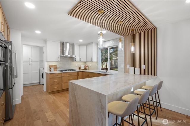 14076 117th Avenue NE, Kirkland, WA 98034