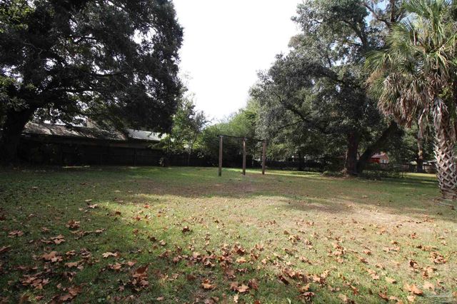 4859 Crowder St, Pace, FL 32571