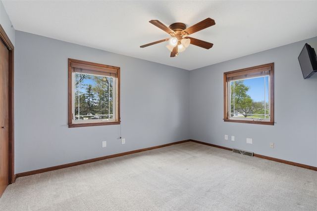 1822 Somerset Drive, Marion, IA 52302