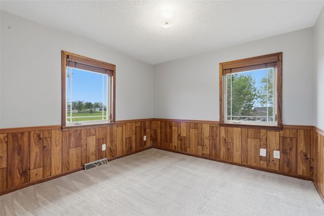 1822 Somerset Drive, Marion, IA 52302