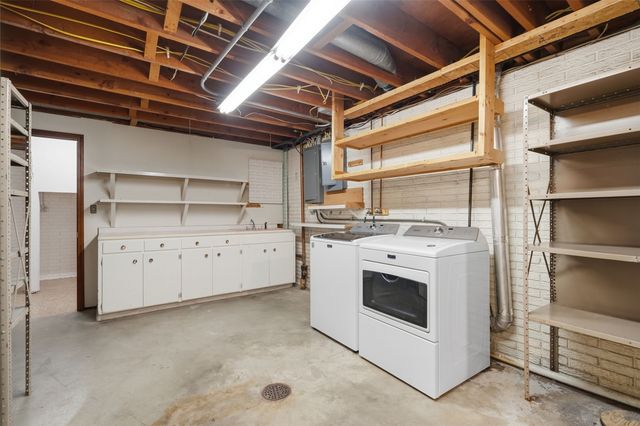 1822 Somerset Drive, Marion, IA 52302