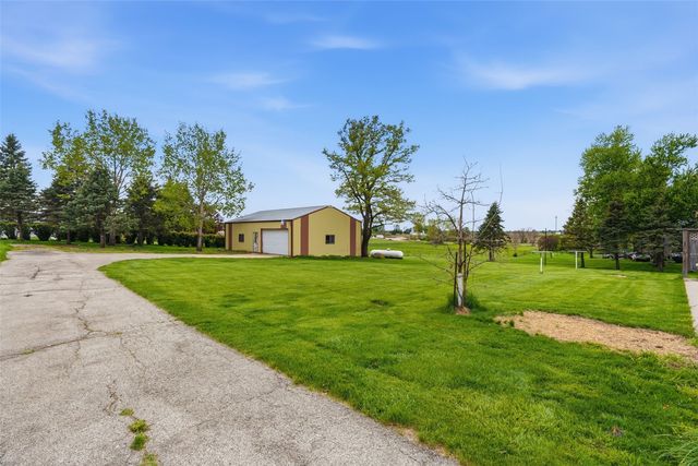 1822 Somerset Drive, Marion, IA 52302