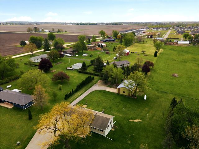 1822 Somerset Drive, Marion, IA 52302