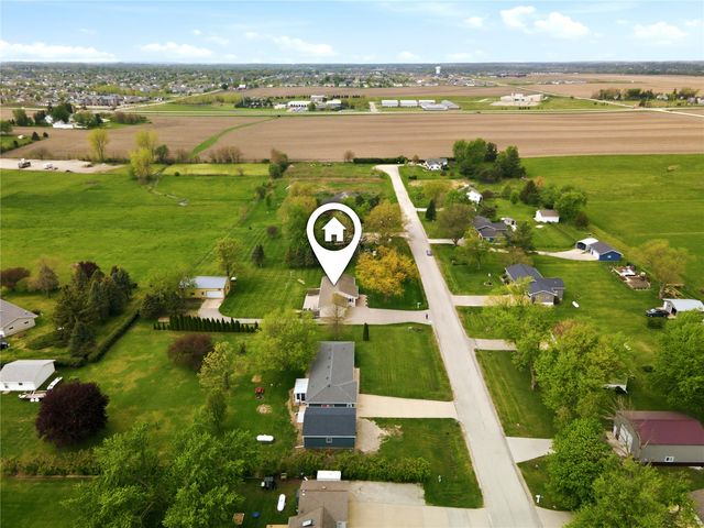 1822 Somerset Drive, Marion, IA 52302